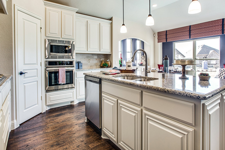 Lakeview Estate by Bloomfield Homes