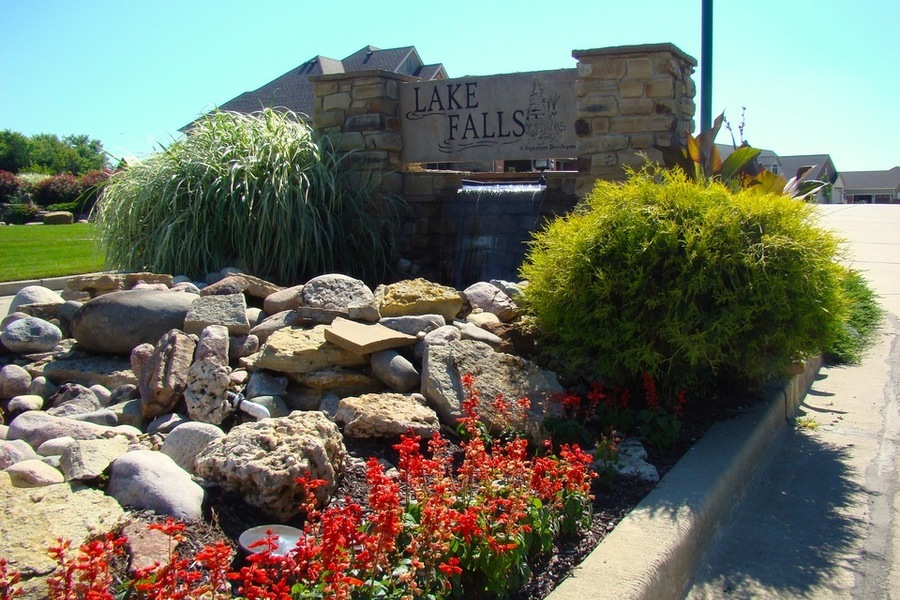 Lake Falls