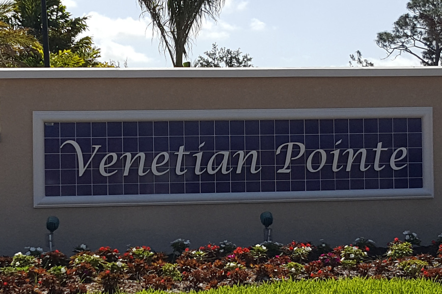 Venetian Pointe